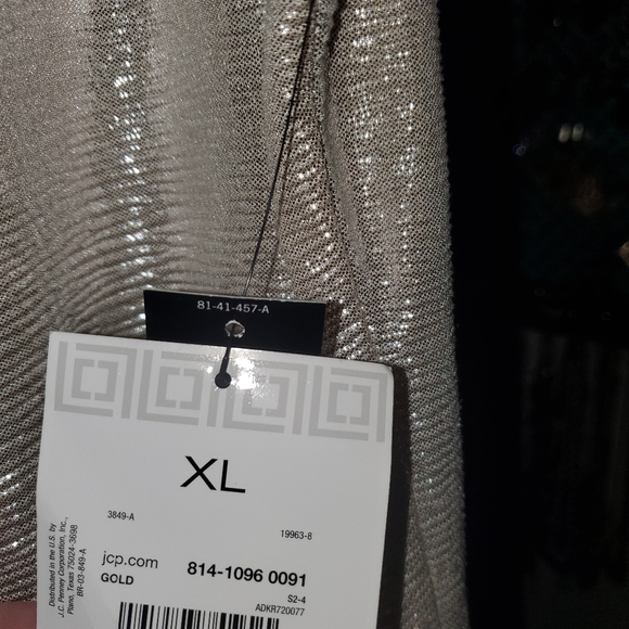 Gold cap sleeve blouse - Picture 3 of 3